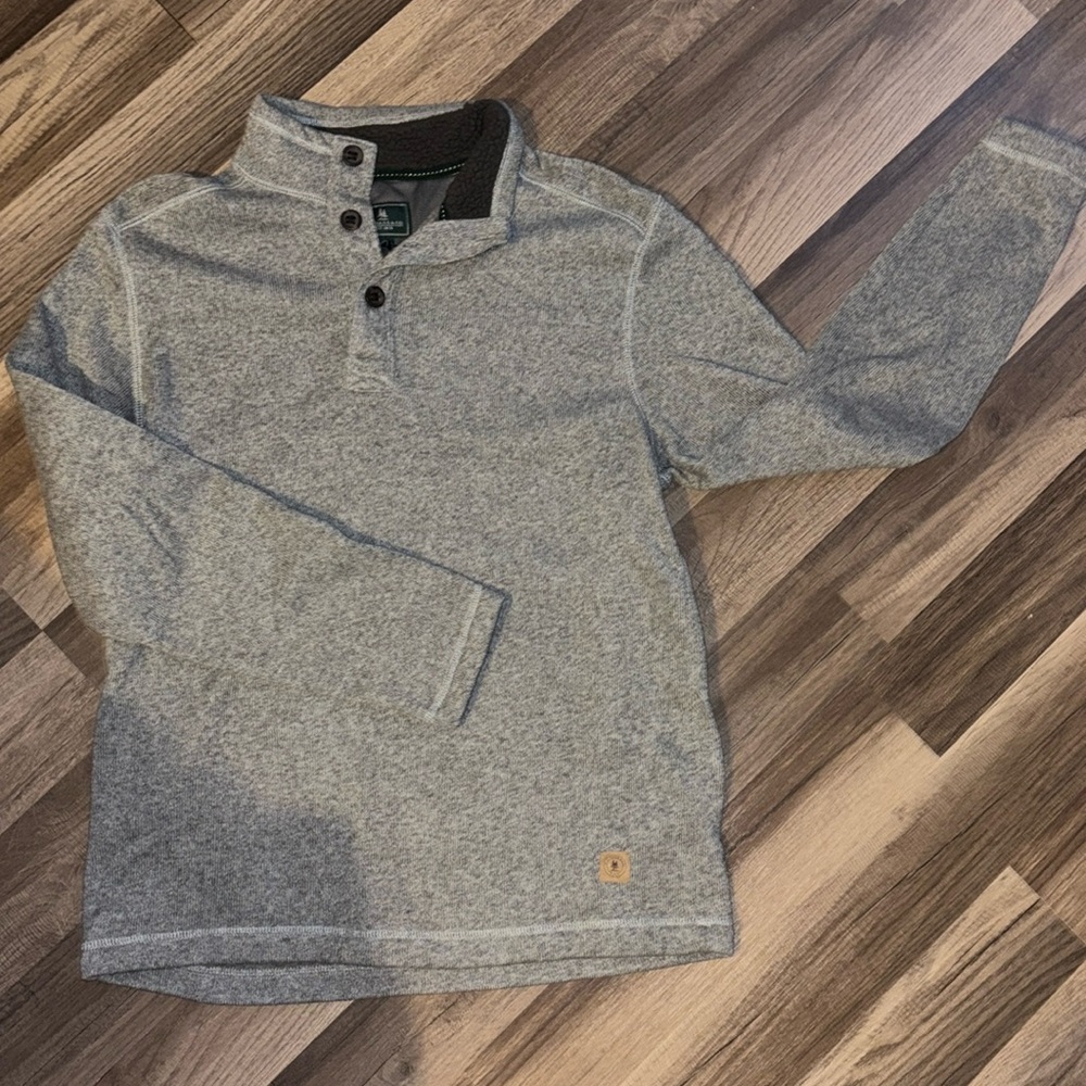 G. H. Bass and co men’s pullover size medium